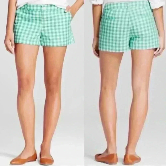 Women's Merona Patterned Chino Shorts Turquoise Green Size 8 - Picture 1 of 3